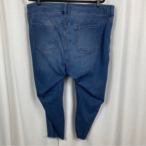 Torrid Medium Wash Raw Hem Jeggings Sz.22R - Picture 11 of 16